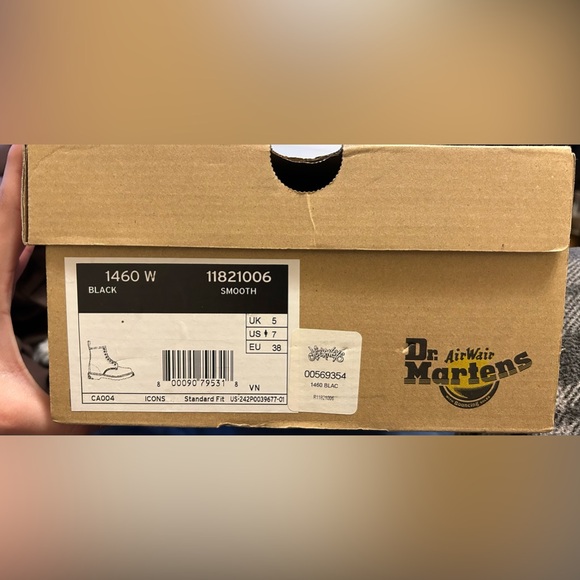 Dr. Martens 1460 Women Black - Size US 7/UK 5 - Picture 2 of 2